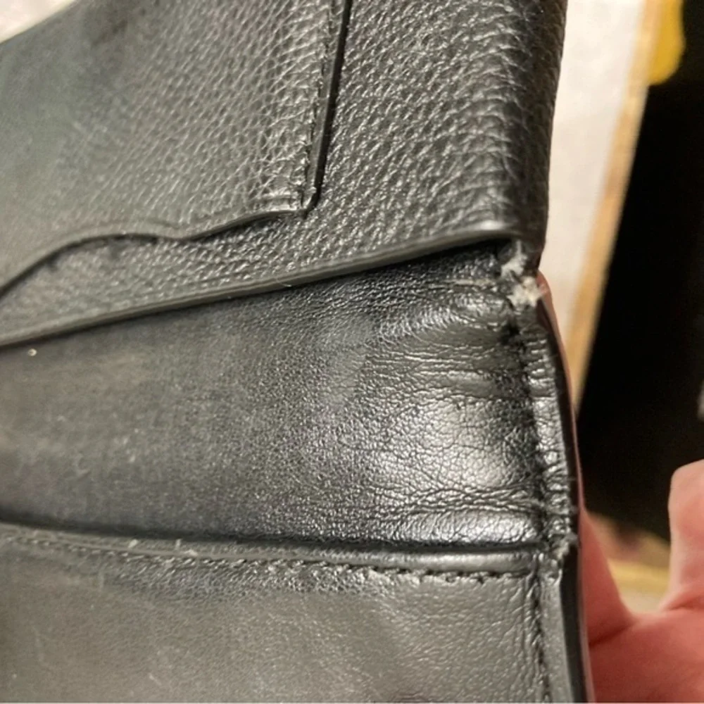 Michael kors black leather wristlet